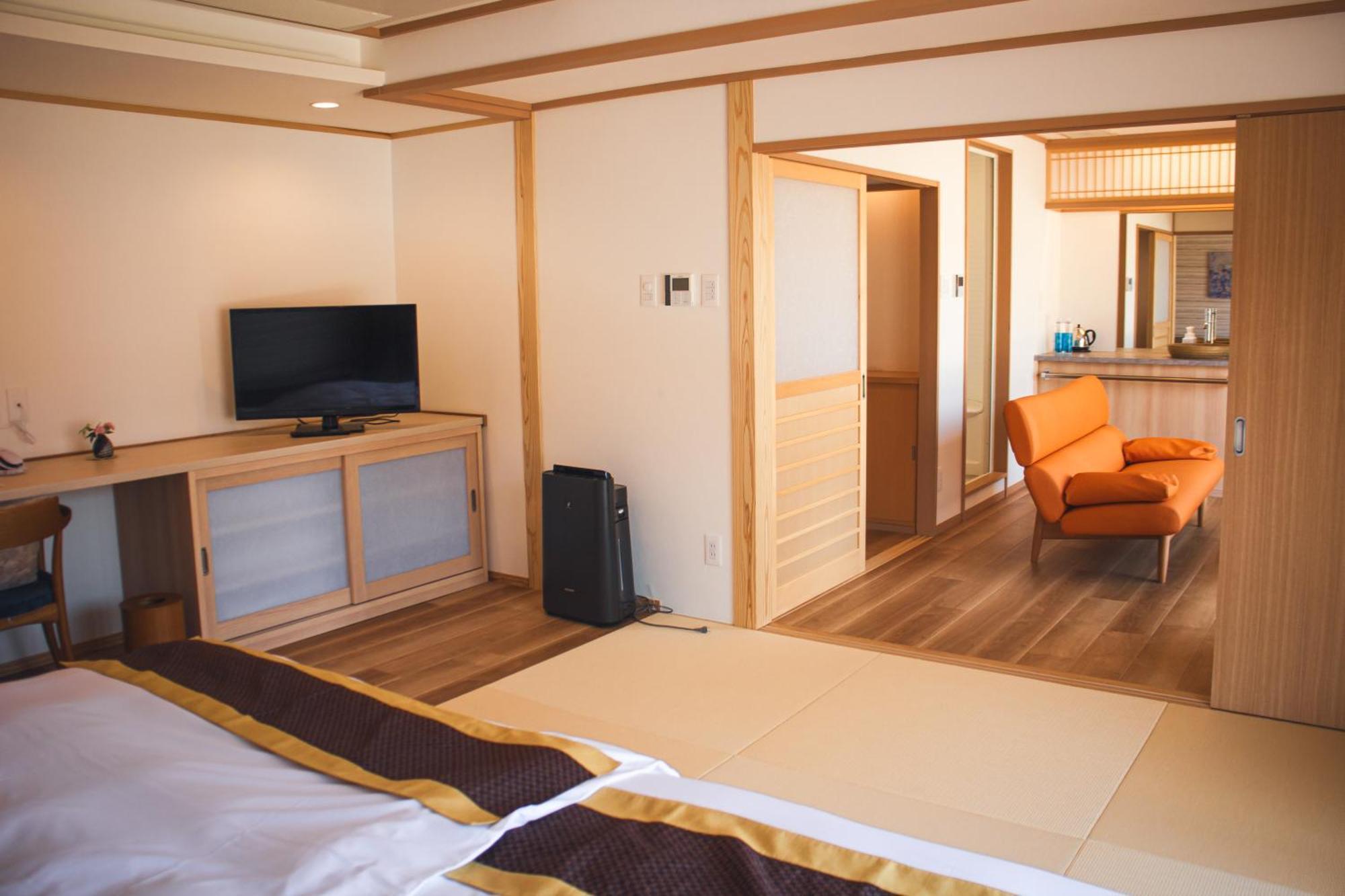 Aburaya Tousen Hotel Яманучи Екстериор снимка